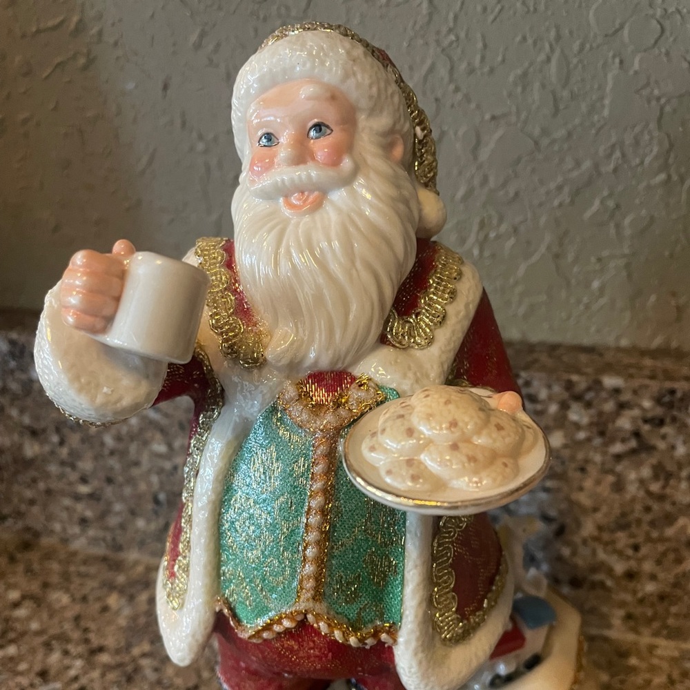 Lenox A Midnight Treat for Santa figurine